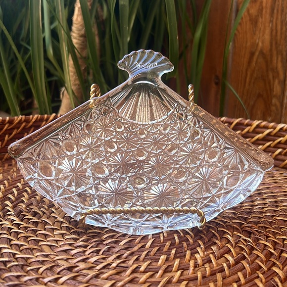 Vintage 1970s Avon Glass Fan Dish - Picture 3 of 8
